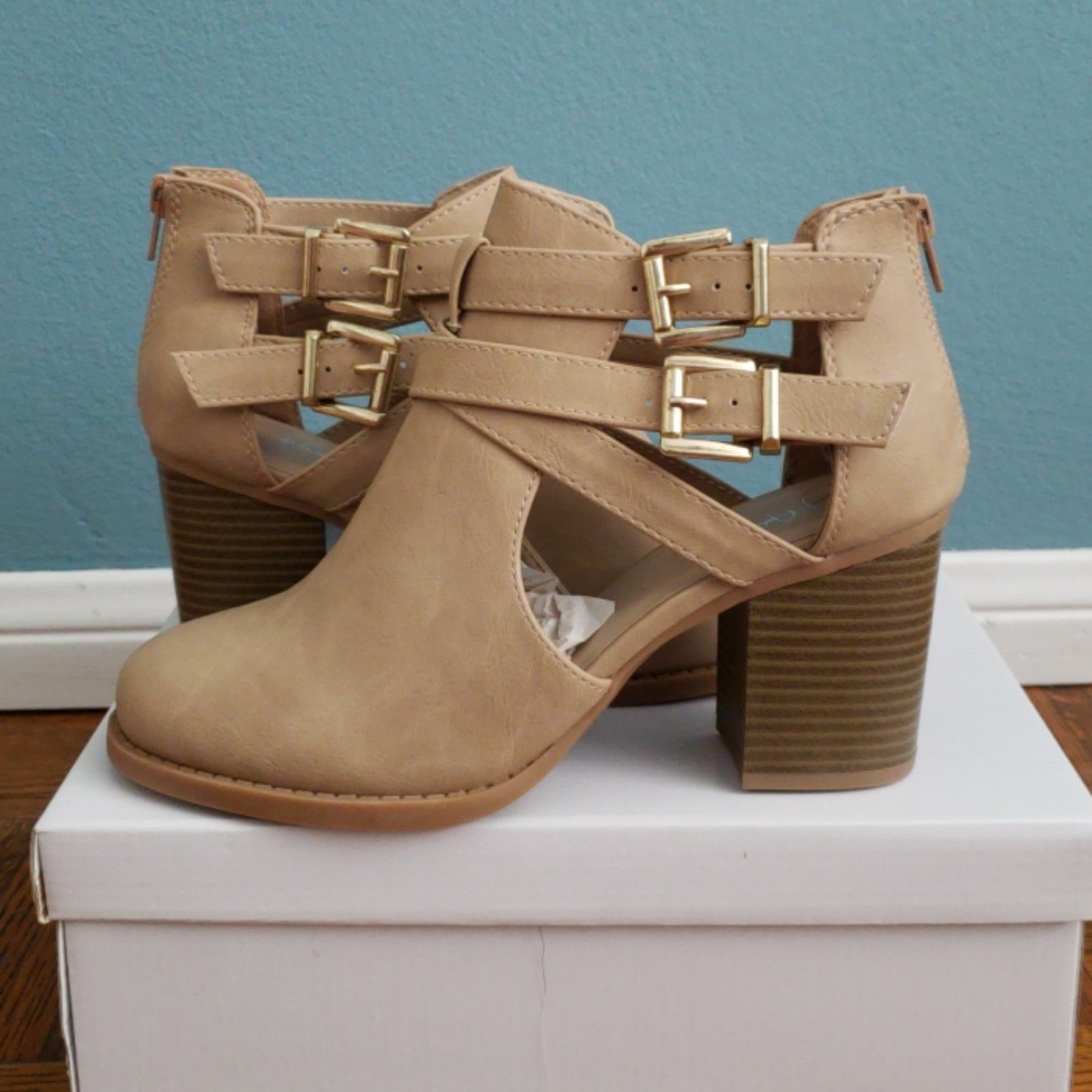 Brand New! J. Adam's Tan Open Side Boots - Size 8